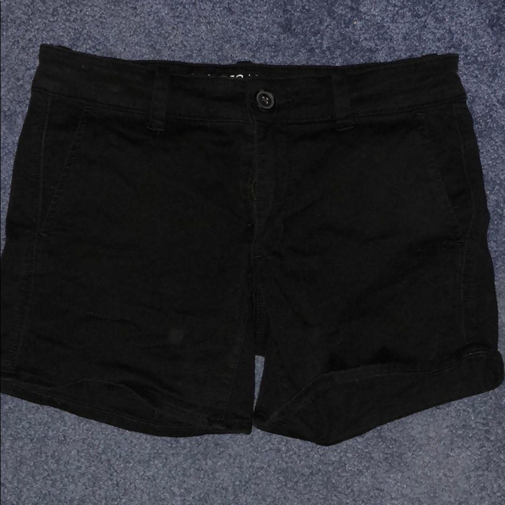 American Eagle black shorts